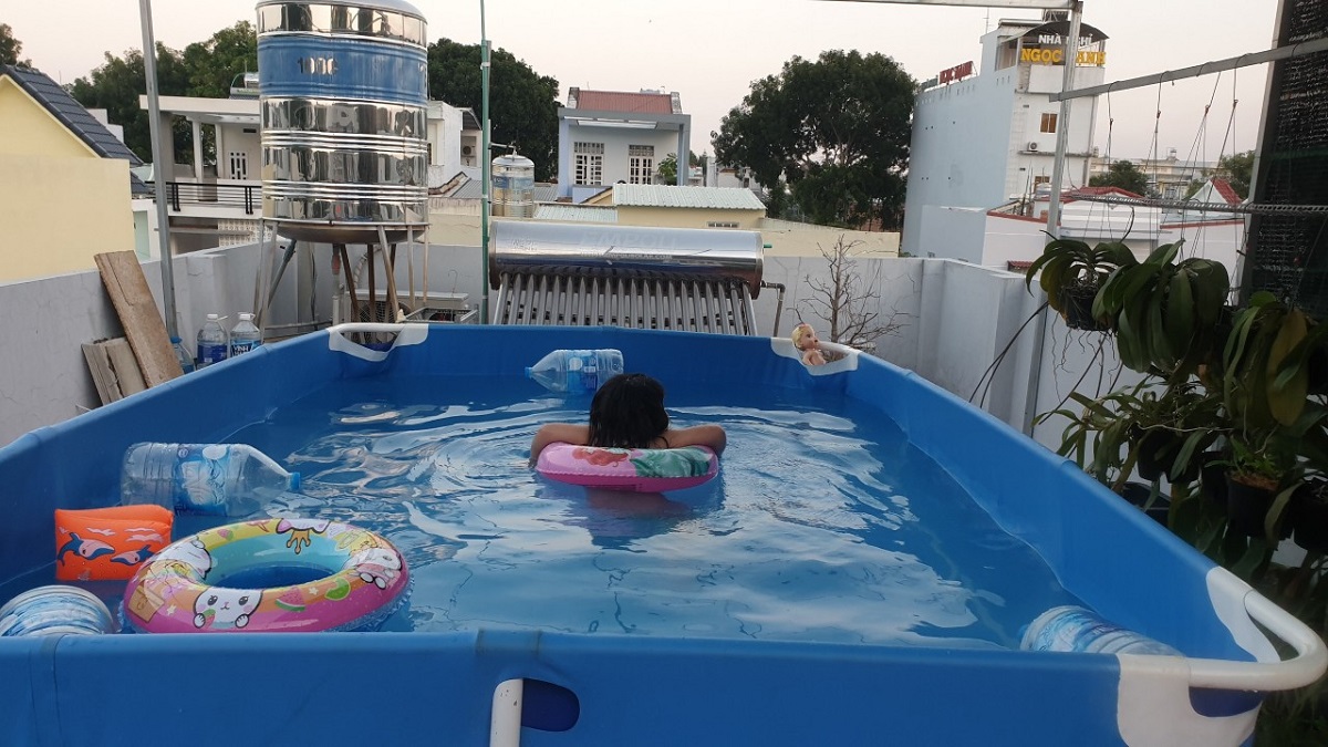 Cha mẹ có nên mua bể bơi dành cho trẻ em không?