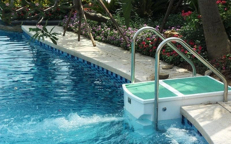 Hệ thống lọc nước bể bơi gia đình thông minh