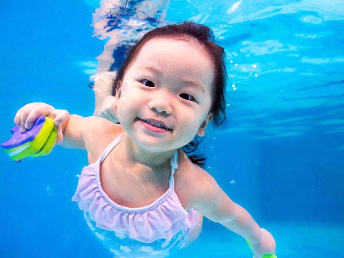 mấy tuổi cho trẻ học bơi
