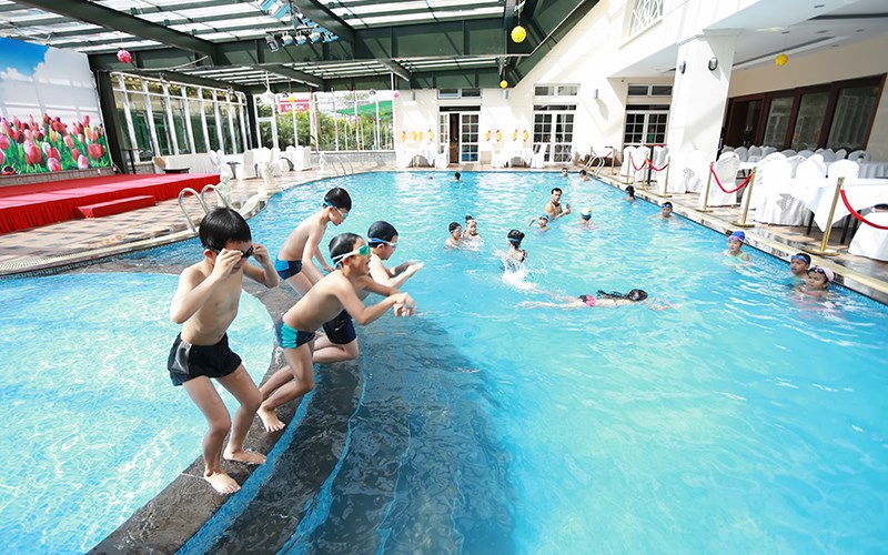 Lợi ích của việc sử dụng hồ bơi trong nhà gần đây tại Hà Nội